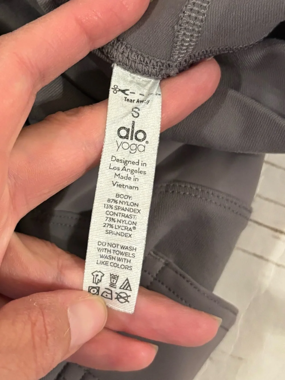 Alo Yoga Women's High Waist Cargo Legging Purple Dusk Small